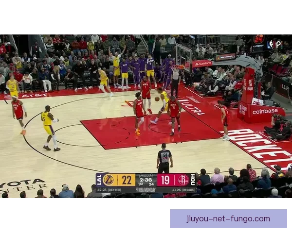 东契奇偷听魔术战术八村垒好奇发问以太幽默整活引全场